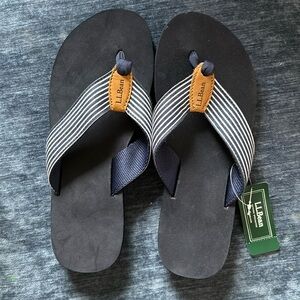 Navy blue never worn size 8 LL BEAN flip flops!